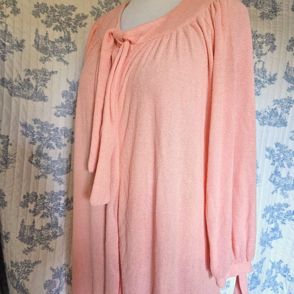 Size L to XL Vintage 1970s Leisure Lady Terry Zip Front Robe - Picture 8 of 14